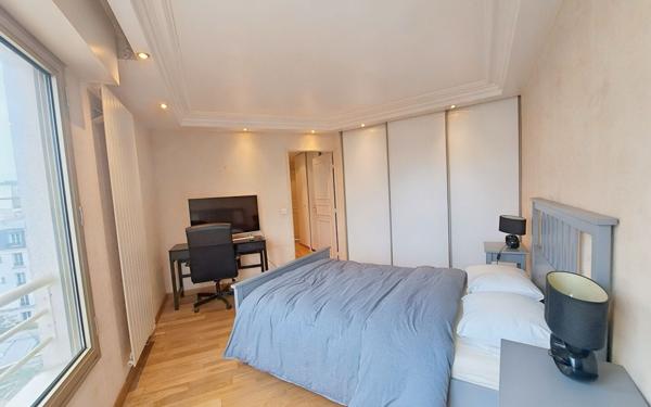 Appartement à louer    4 pièces •  Paris 16