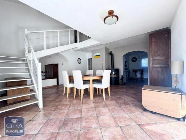 Maison à louer 5 pièces 111.64m² Nîmes (30900)