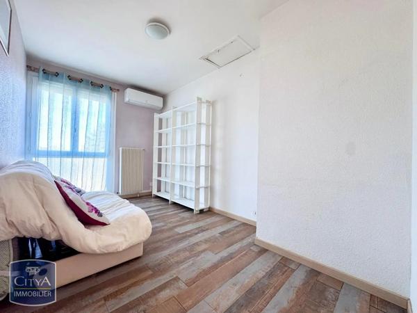 Maison à louer 5 pièces 111.64m² Nîmes (30900)
