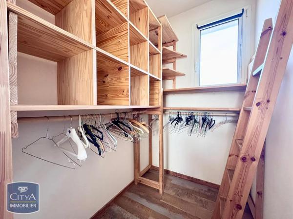Maison à louer 5 pièces 111.64m² Nîmes (30900)