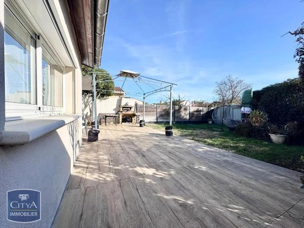 Maison à louer 5 pièces 111.64m² Nîmes (30900)