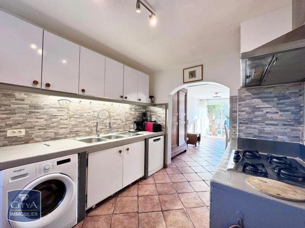 Maison à louer 5 pièces 111.64m² Nîmes (30900)