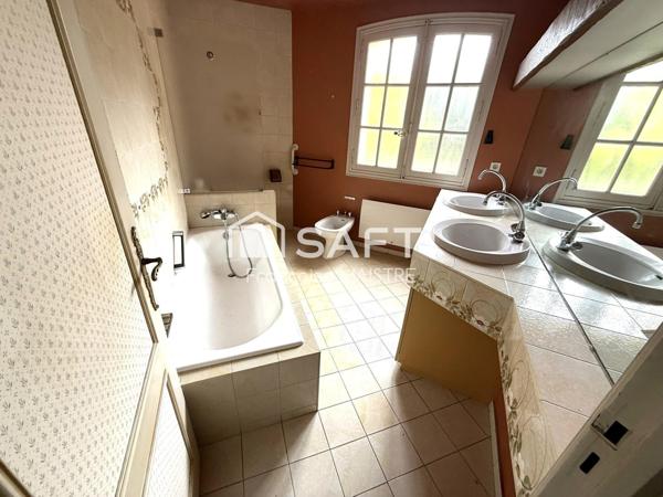 Villa sur sous-sol complet avec piscine, 5 chambres