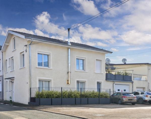 Charmante Maison de ville avec terrasse et garage. Oyonnax (01100)