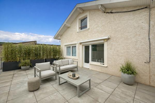 Charmante Maison de ville avec terrasse et garage. Oyonnax (01100)