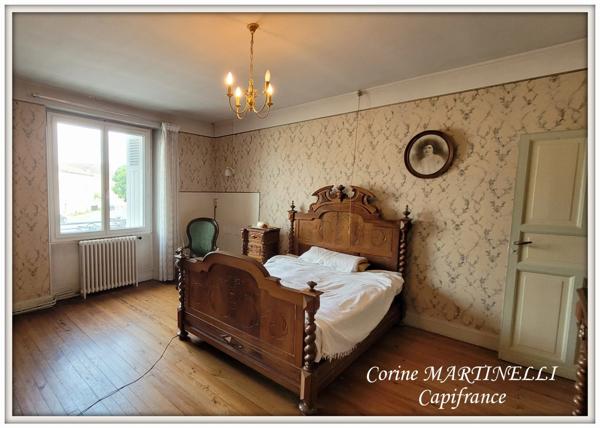 A vendre ASTAFFORT centre du village, maison 228 m² - Terrain de 717,00 m² - Garage