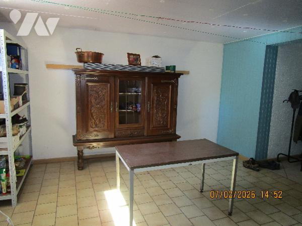 Maison en excellent état d'entretien, composée de 6 pièces  avec terrain le tout sur 7 ares 50 ca