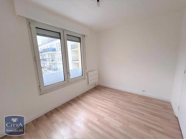 Appartement à louer 4 pièces 71.09m² Livry-Gargan (93190)
