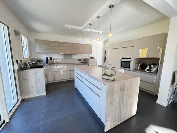 Maison individuelle 214 m2