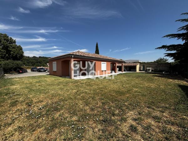 Ensemble immobilier de 156 m² avec entrepôt d'environ 400 m²