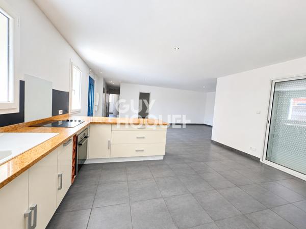 Ensemble immobilier de 156 m² avec entrepôt d'environ 400 m²