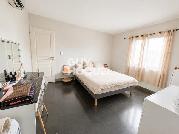 Ensemble immobilier de 156 m² avec entrepôt d'environ 400 m²