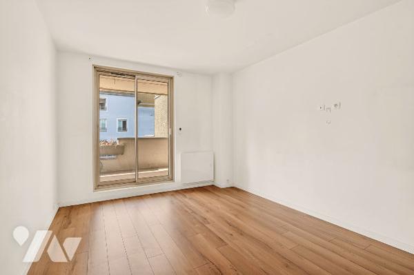 CHAMPS-SUR-MARNE (77420) : Appartement 4 pièces de 95,27 m² avec deux terrasses et box