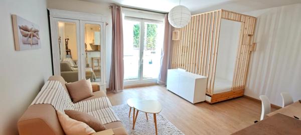 Montévrain : Grand studio de 32m2 avec extérieur et parking