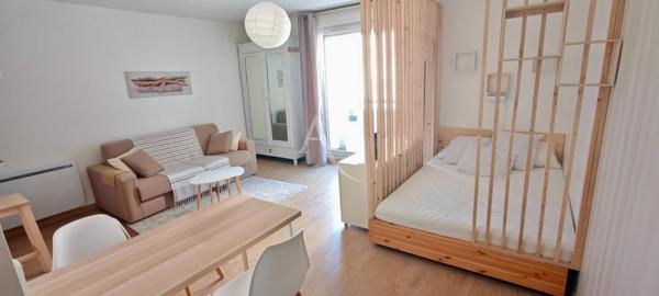 Montévrain : Grand studio de 32m2 avec extérieur et parking