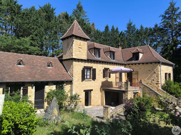Ensemble de caractère avec gîte