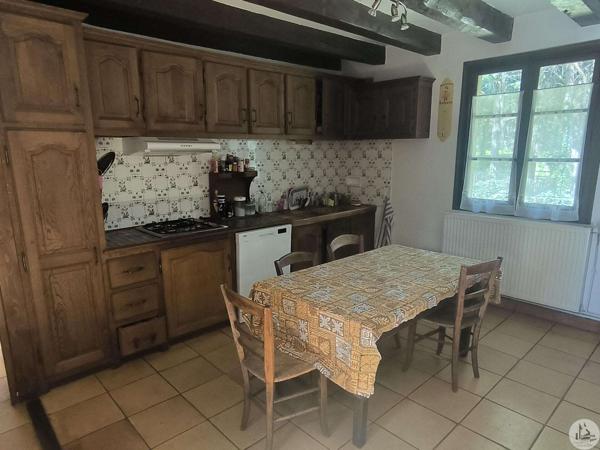 Ensemble de caractère avec gîte