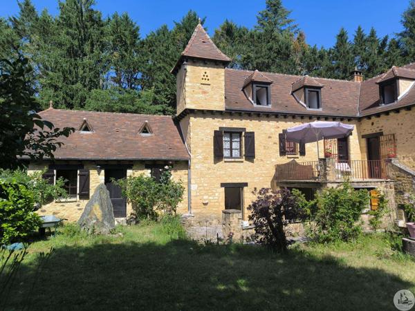 Ensemble de caractère avec gîte
