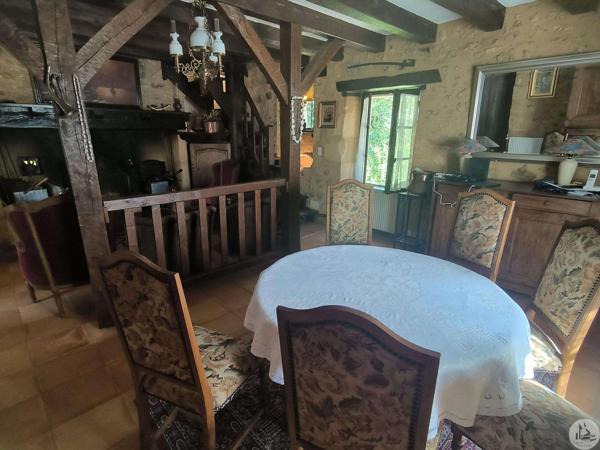 Ensemble de caractère avec gîte