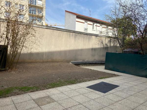 Appartement
         2 pièces
        - 40 m² Exclusivité 280 000 € *