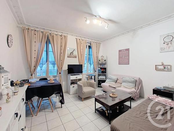 Appartement T3 à vendre  3 pièces - 43,29 m 2   MELUN  - 77