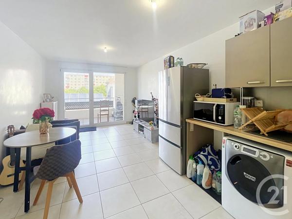 Appartement T3 à vendre  3 pièces - 43,29 m 2   MELUN  - 77