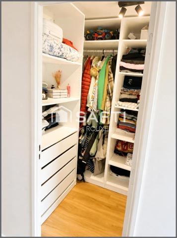 Appartement type maison au calme, garage et stationnement libre dans copro