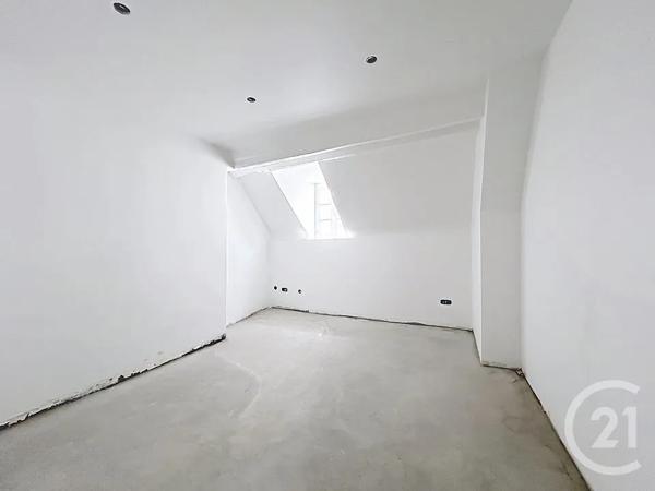 Immeuble à vendre  240 m 2   MELUN  - 77