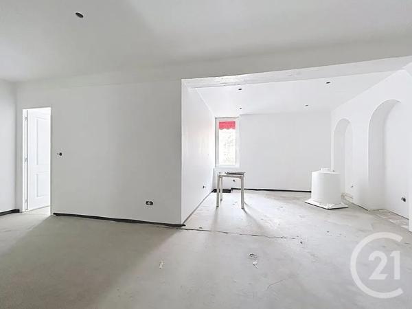 Immeuble à vendre  240 m 2   MELUN  - 77