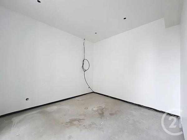 Immeuble à vendre  240 m 2   MELUN  - 77