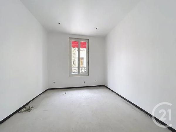 Immeuble à vendre  240 m 2   MELUN  - 77