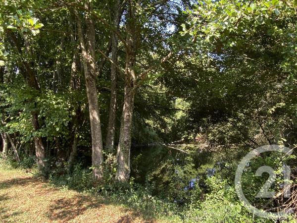 Maison à vendre  5 pièces - 126 m 2   LA GUERCHE SUR L AUBOIS  - 18