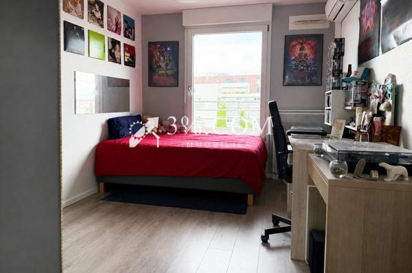 Appartement
                                                                                                                                                                                                                                                                                                                        5 pièce(s)                                                                                                                                                                                                          4 chambre(s)                                                                                                                                                                                                          160.29  m²