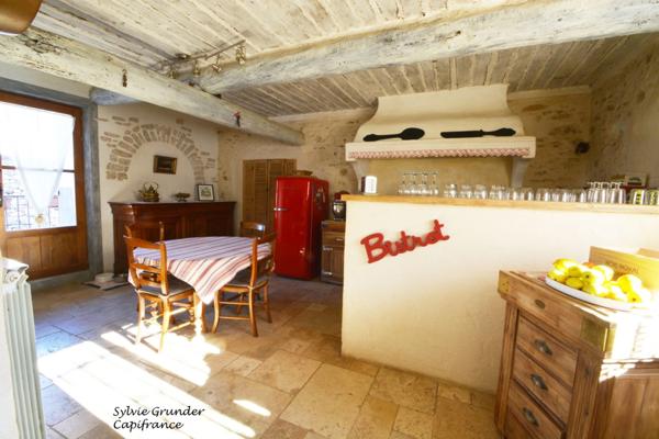 Bastide authentique à vendre 170m² à EGUILLES (13)