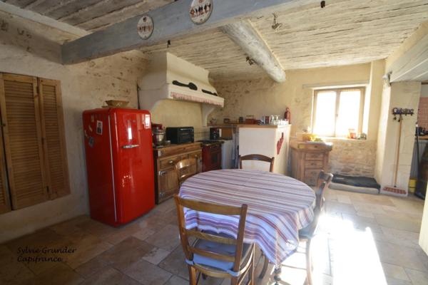 Bastide authentique à vendre 170m² à EGUILLES (13)