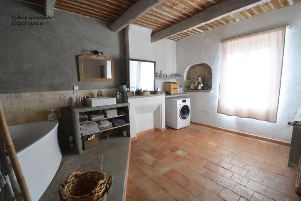 Bastide authentique à vendre 170m² à EGUILLES (13)