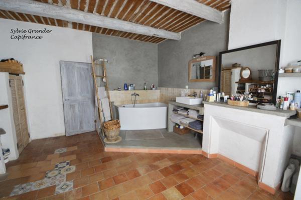 Bastide authentique à vendre 170m² à EGUILLES (13)