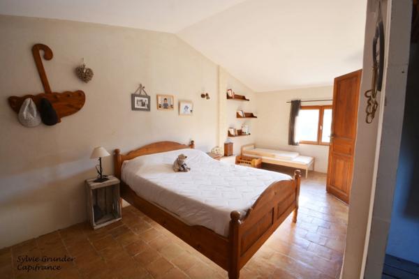 Bastide authentique à vendre 170m² à EGUILLES (13)