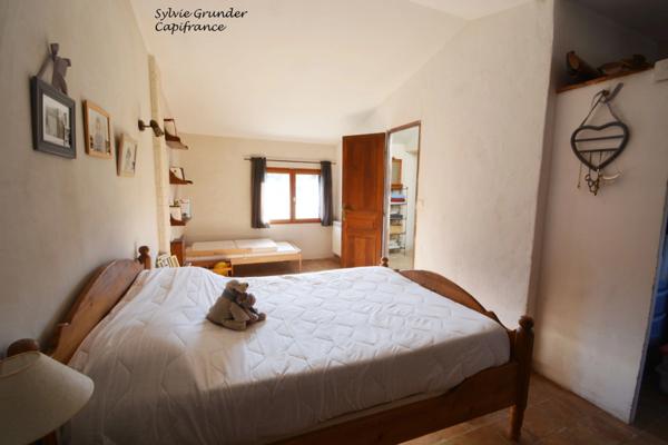 Bastide authentique à vendre 170m² à EGUILLES (13)