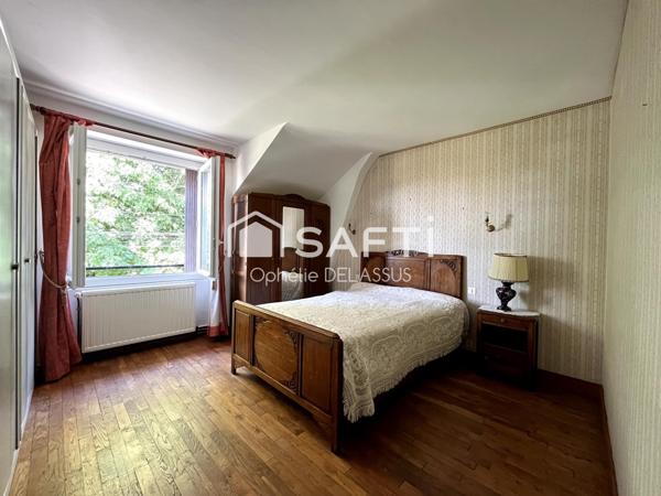 MAISON DE CARACTÈRE À RÉINVENTER AU COEUR DE LA CAMPAGNE CORRÉZIENNE.