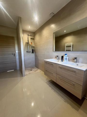 Spacieuse, lumineuse et èconome