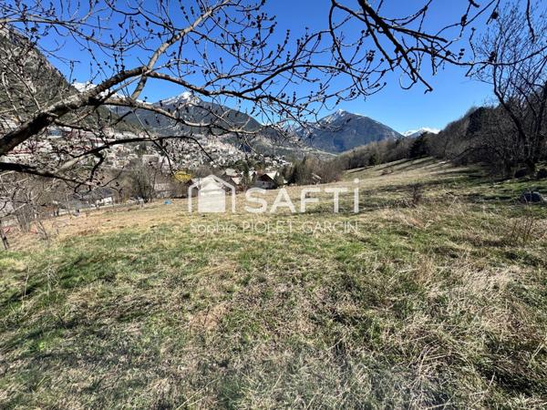 Grand terrain constructible Briançon expo sud