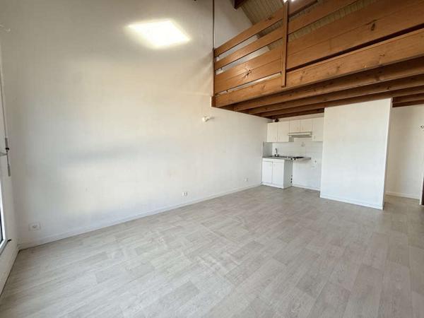 LA ROCHE SUR YON / Location Appartement 1 Pièce 35 m²