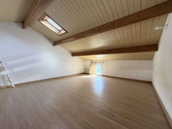 LA ROCHE SUR YON / Location Appartement 1 Pièce 35 m²