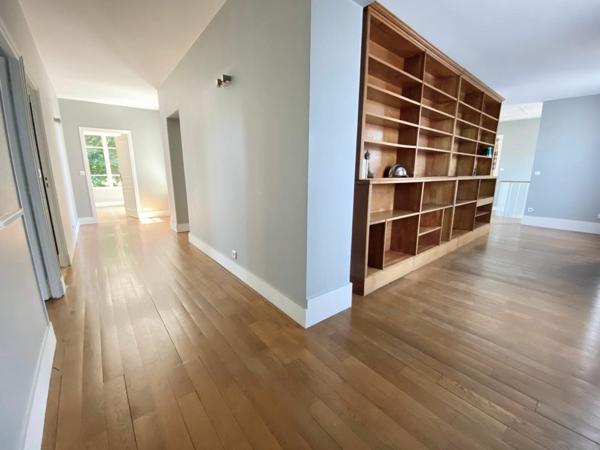 Maison à vendre    6 pièces • 241 m2 Mandres-les-Roses