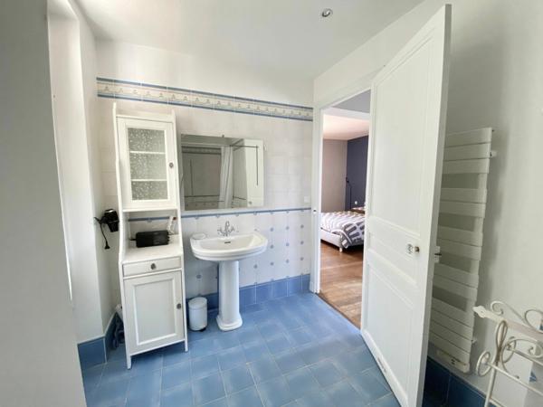 Maison à vendre    6 pièces • 241 m2 Mandres-les-Roses