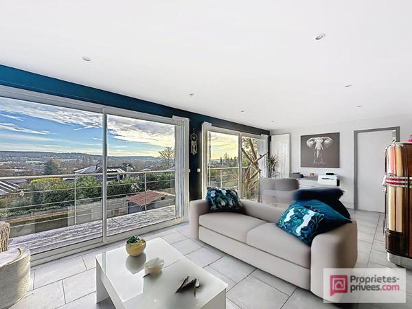 Maison familiale  de 180 m² , en  deux logements et vue dégagée sur la Côte Fleurie