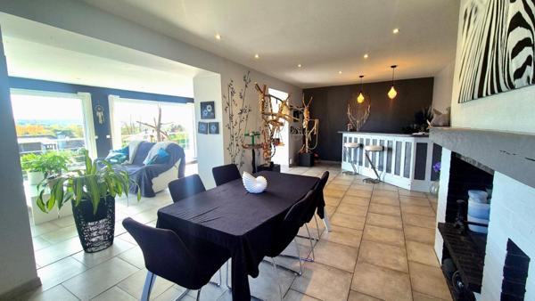 Maison familiale  de 180 m² , en  deux logements et vue dégagée sur la Côte Fleurie