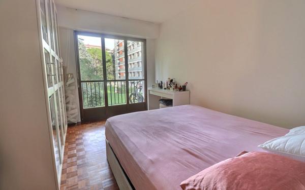 Appartement à vendre    4 pièces • 77,75 m2 Marseille 13