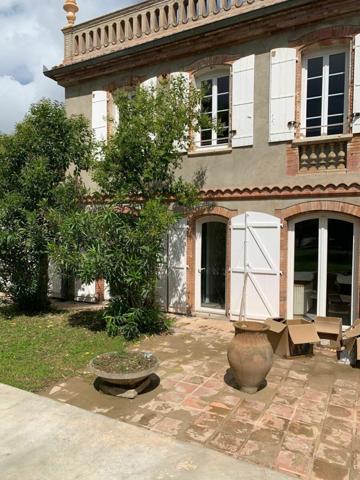 Maison à louer    6 pièces •  Grenade